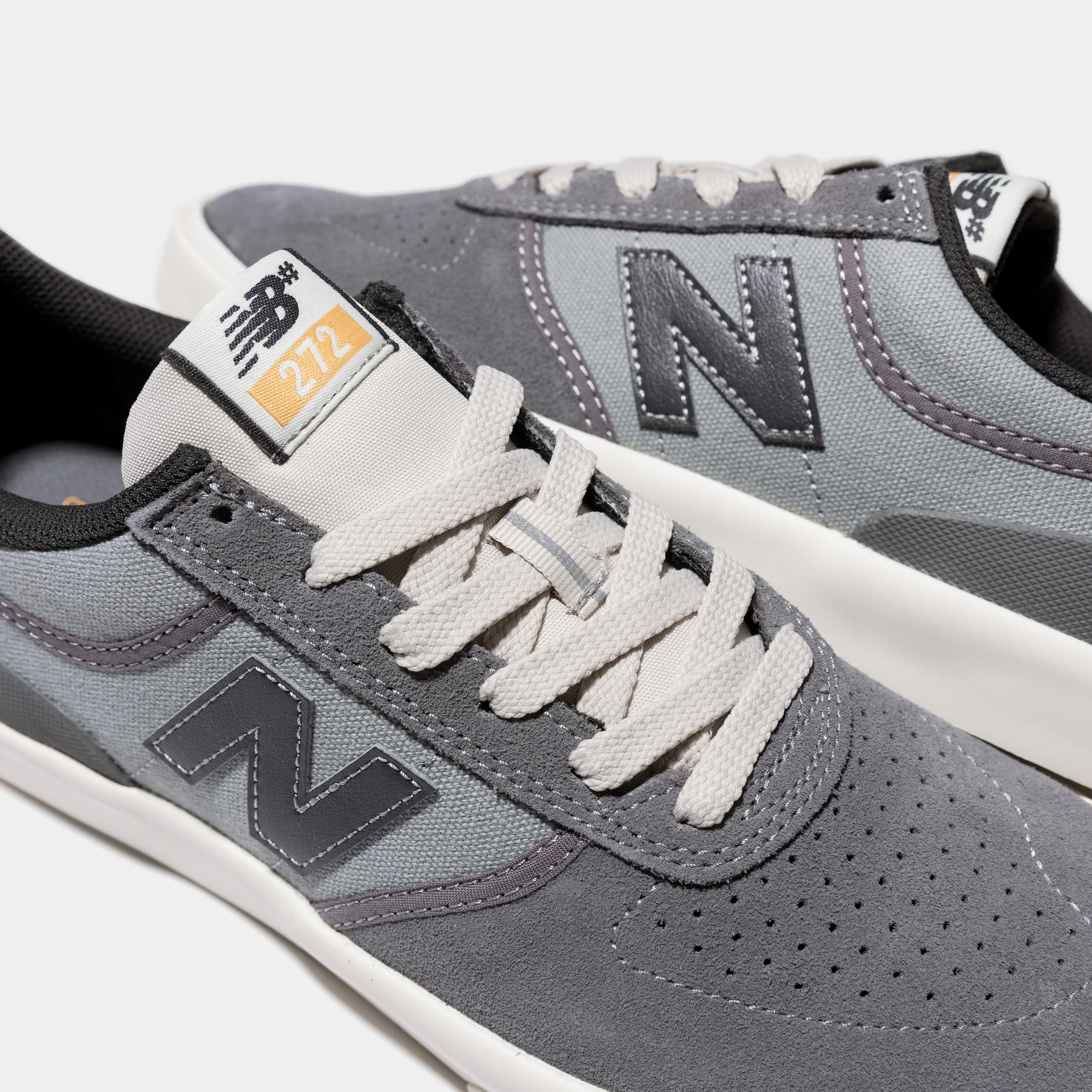 NEW BALANCE 272 - GREY/BLACK - Image 2