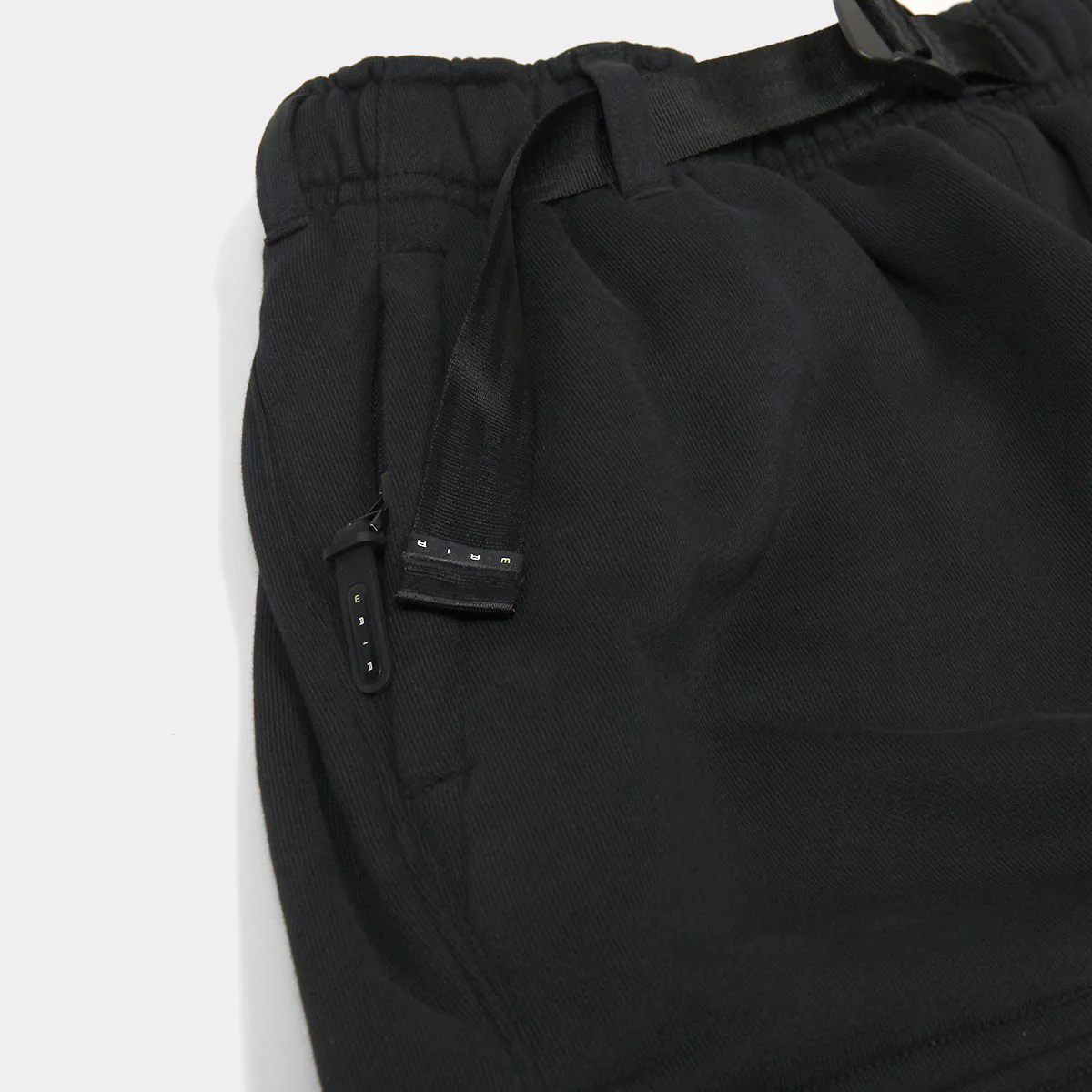 NIKE SB ISHOD CARGO PANT - BLACK - Image 4