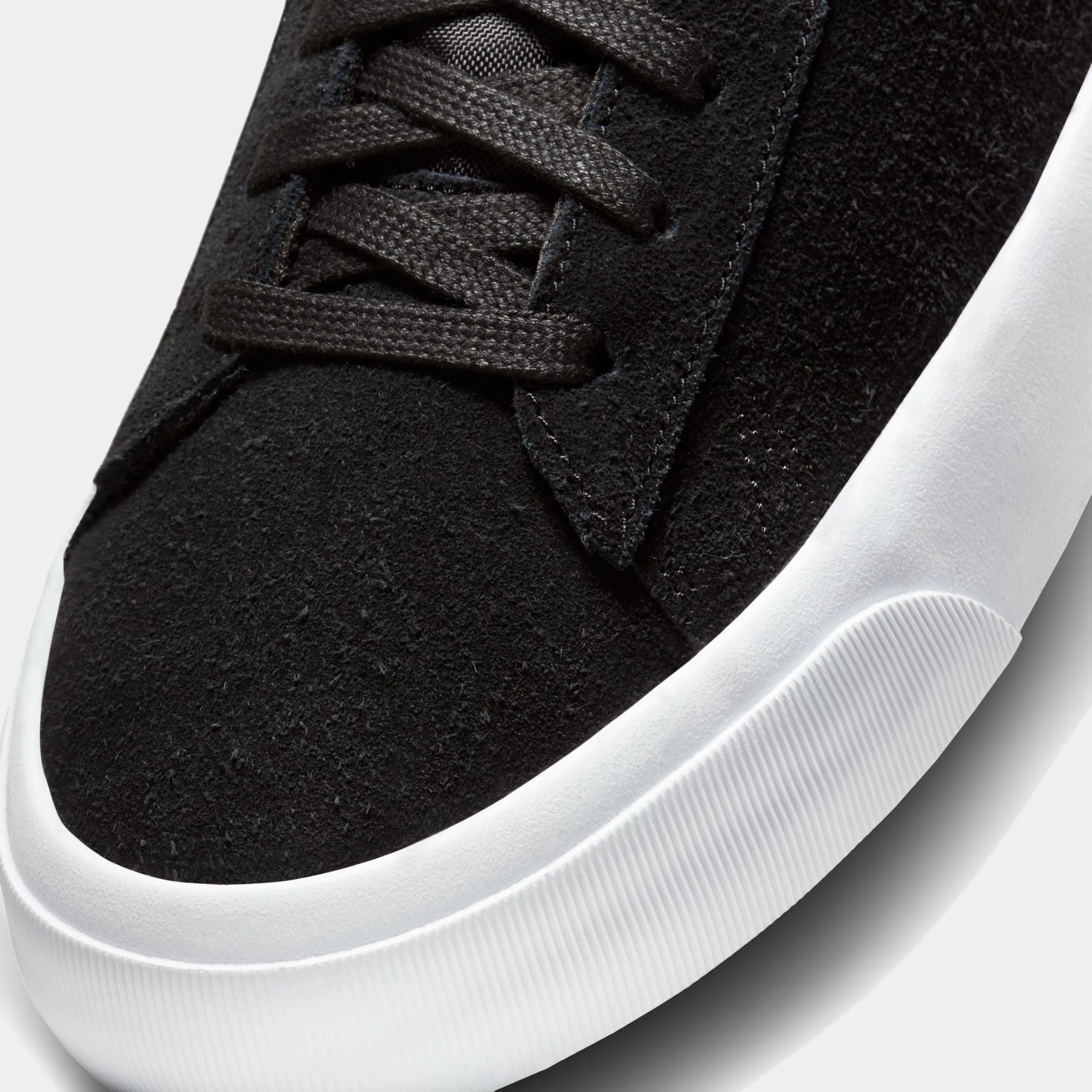 NIKE SB ZOOM BLAZER LOW PRO GT - BLACK/WHITE - Image 4