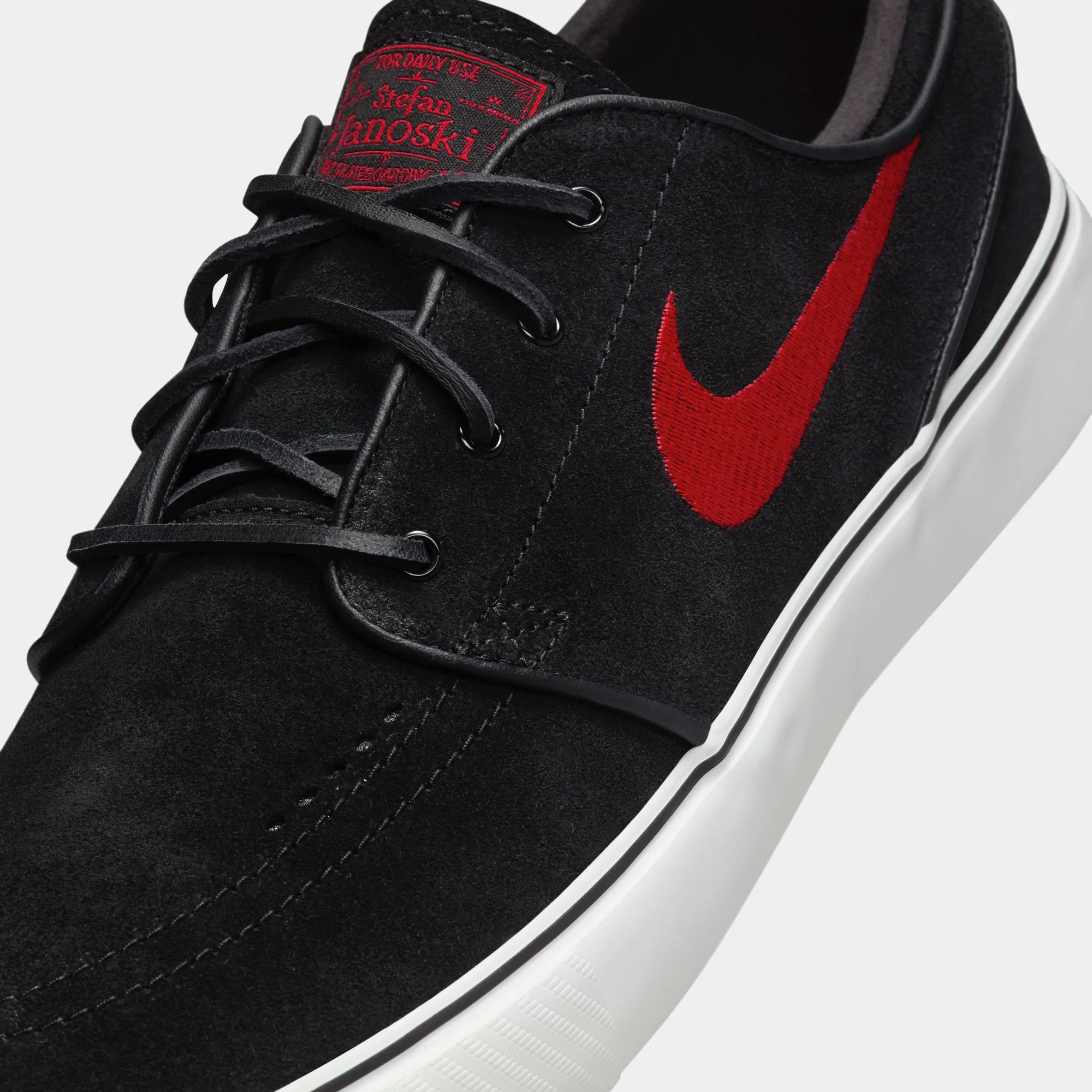 NIKE SB ZOOM JANOSKI OG+ - BLACK/UNIVERSITY RED - Image 4