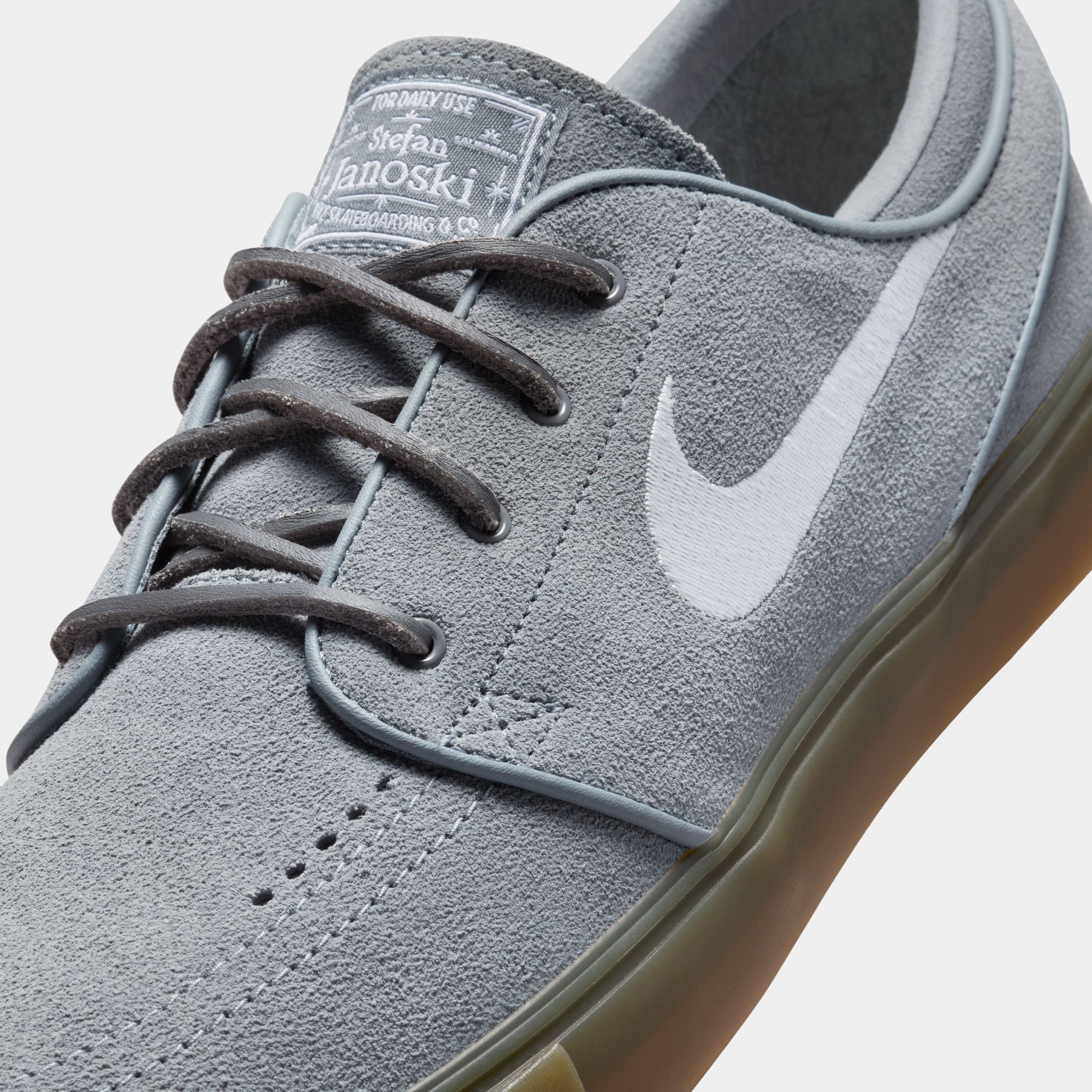 NIKE SB ZOOM JANOSKI OG+ - COOL GREY/WHITE-GUM - Image 4