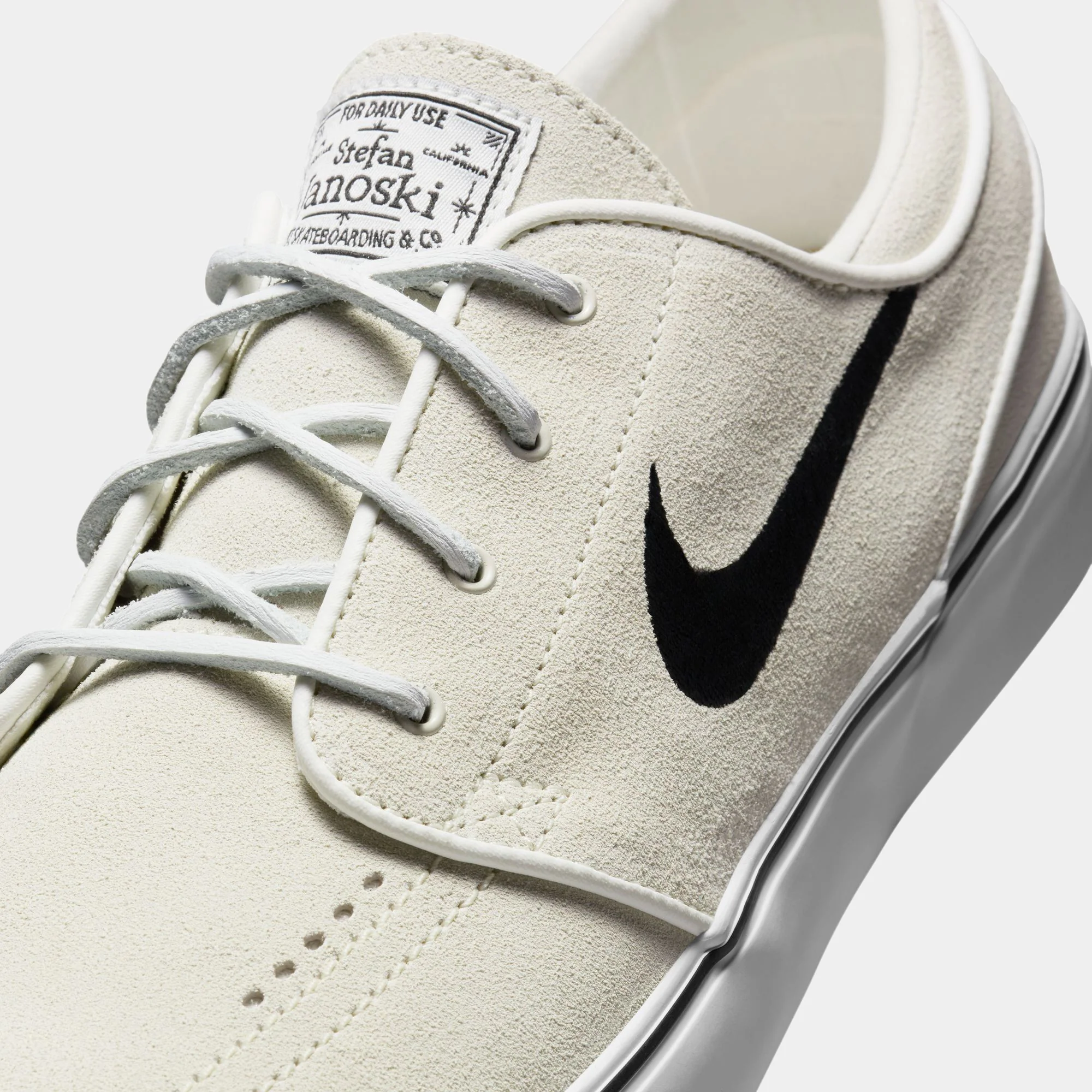 NIKE SB ZOOM JANOSKI OG+ - SUMMIT WHITE/BLACK - Image 4